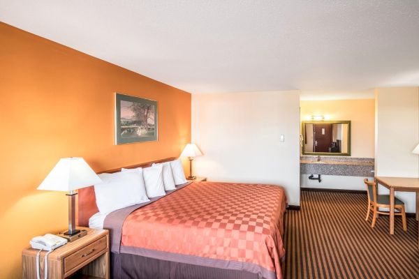 Scottish Inns and Suites (Eau Claire)